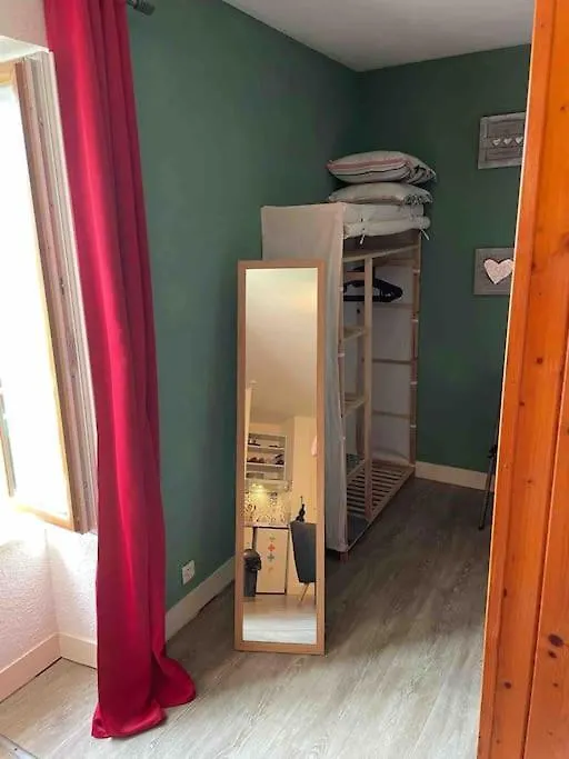 Le Studio Dolois 多尔德布列塔尼 0*,